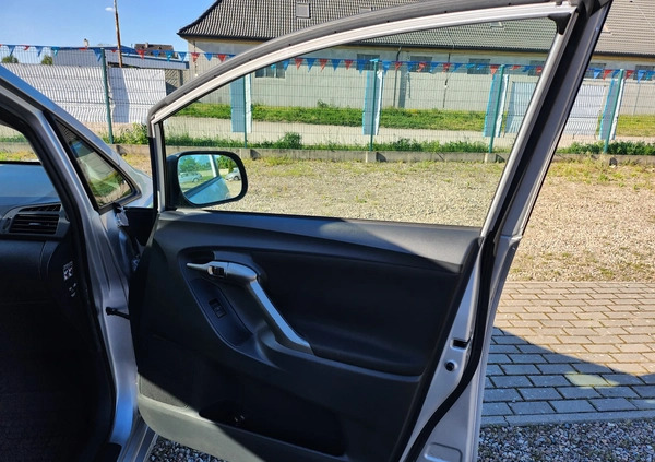 Toyota Verso cena 23900 przebieg: 288000, rok produkcji 2009 z Piła małe 436